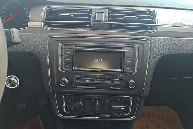 Used Volkswagen Santana 2019 1.5L Manual Comfort Edition China VI Standard Audio And AC Panel