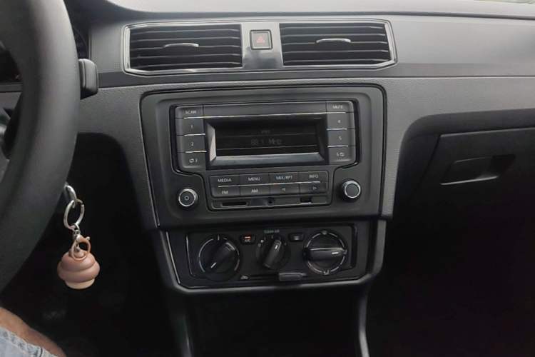 Used Volkswagen Santana 2019 1.5L Manual Fashion Edition China VI Standard Audio And AC Panel