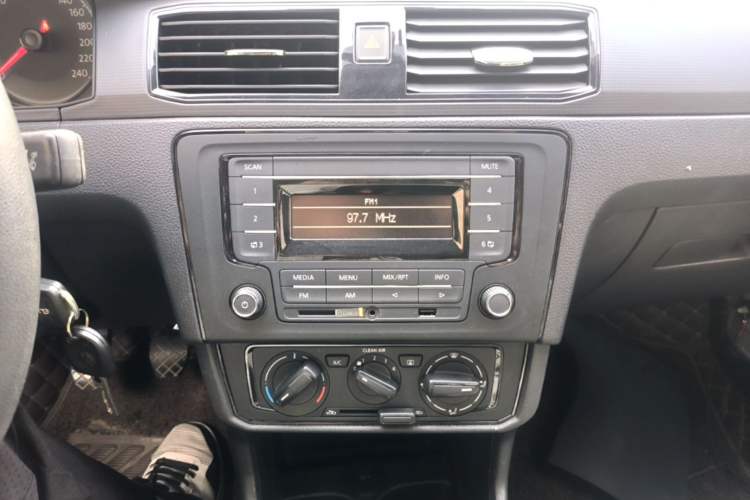 Used Volkswagen Santana 2019 1.5L Manual Fashion Edition China VI Standard Audio And AC Panel