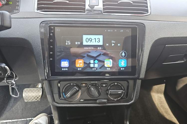 Used Volkswagen Santana 2019 1.5L Automatic Fashion Edition China VI Audio And AC Panel