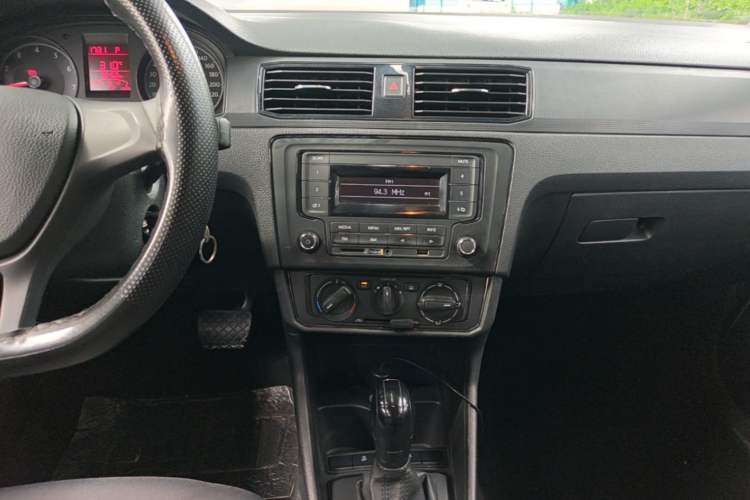 Used Volkswagen Santana 2019 1.5L Automatic Fashion Edition China VI Audio And AC Panel