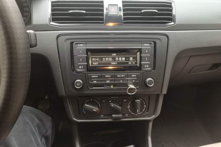 Used Volkswagen Santana 2019 1.5L Manual Fashion Edition China VI Standard Audio And AC Panel