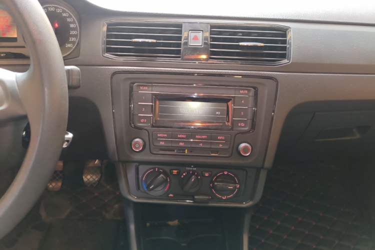 Used Volkswagen Santana 2019 1.5L Manual Fashion Edition China VI Standard Audio And AC Panel