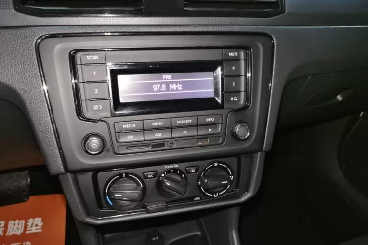 Used Volkswagen Santana 2019 1.5L Automatic Fashion Edition China VI Audio And AC Panel