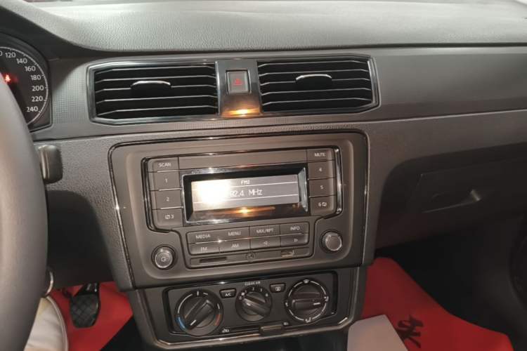 Used Volkswagen Santana 2019 1.5L Manual Fashion Edition China VI Standard Audio And AC Panel