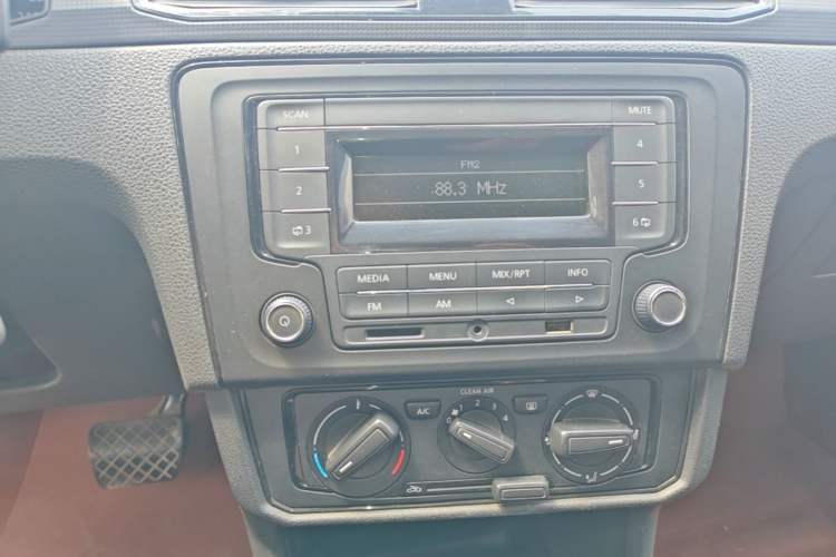 Used Volkswagen Santana 2019 1.5L Automatic Fashion Edition China VI Audio And AC Panel