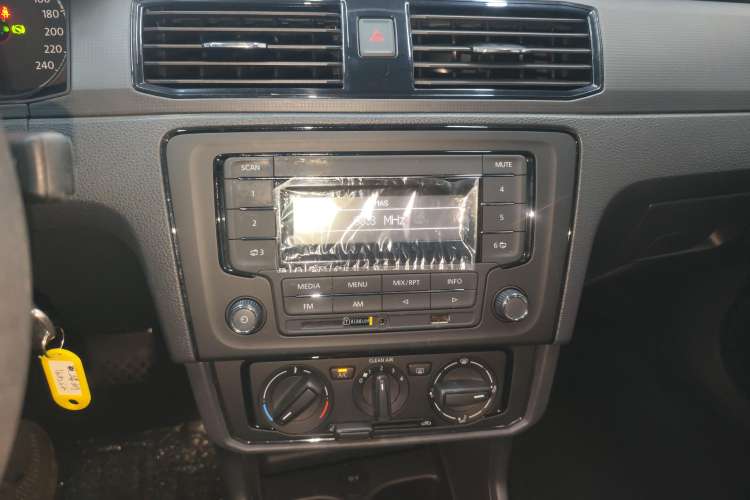 Used Volkswagen Santana 2019 1.5L Automatic Fashion Edition China VI Audio And AC Panel