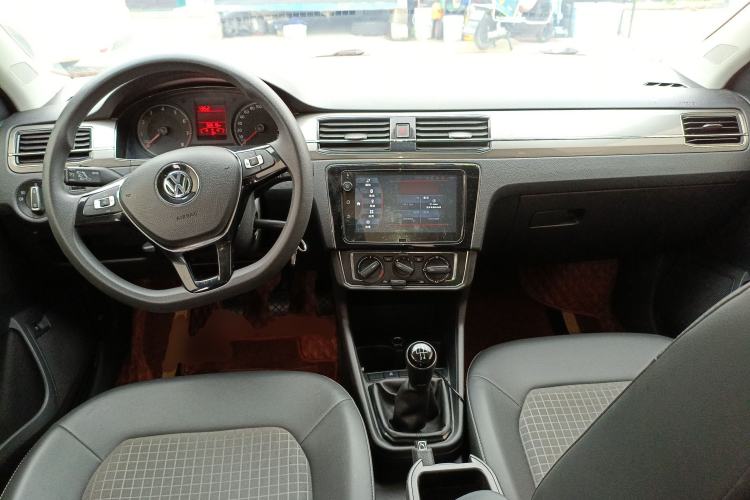 Used Volkswagen Santana 2019 1.5L Manual Comfort Edition China VI Standard Center Console