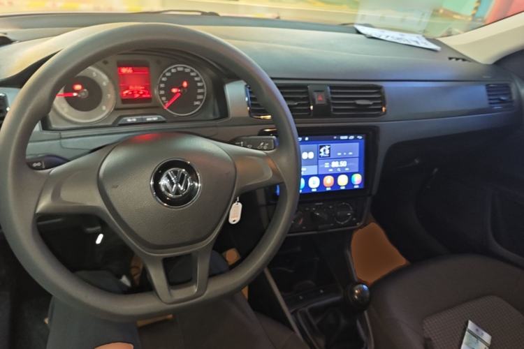 Used Volkswagen Santana 2019 1.5L Manual Fashion Edition China VI Standard Center Console