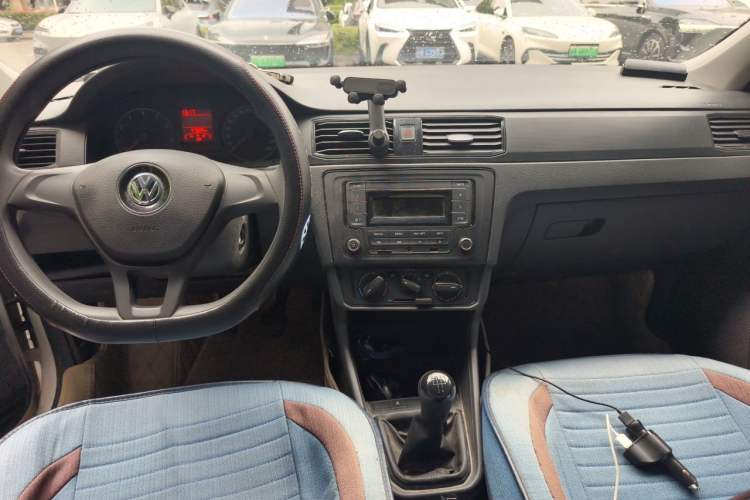 Used Volkswagen Santana 2019 1.5L Manual Fashion Edition China VI Standard Center Console