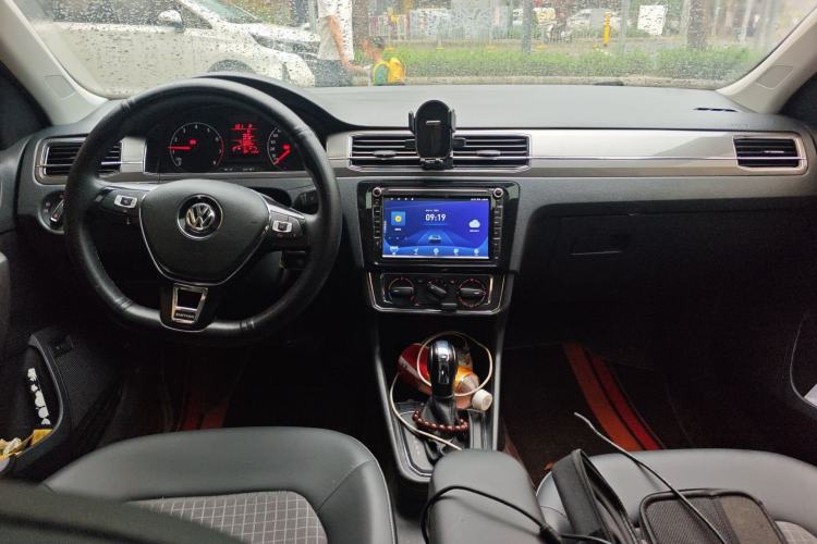 Used Volkswagen Santana 2019 1.5L Automatic Comfort Edition China V Standard Center Console