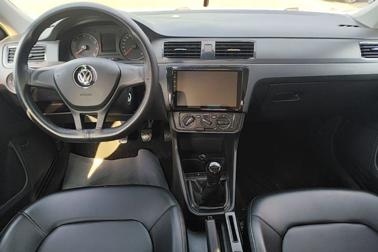 Used Volkswagen Santana 2019 1.5L Manual Fashion Edition China VI Standard Center Console