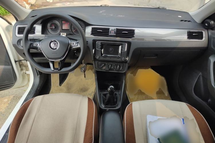 Used Volkswagen Santana 2019 1.5L Manual Fashion Edition China VI Standard Center Console