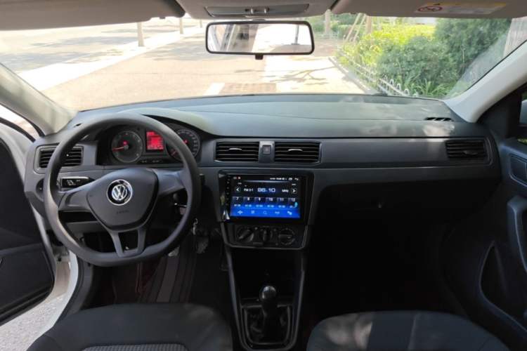 Used Volkswagen Santana 2019 1.5L Manual Fashion Edition China VI Standard Center Console