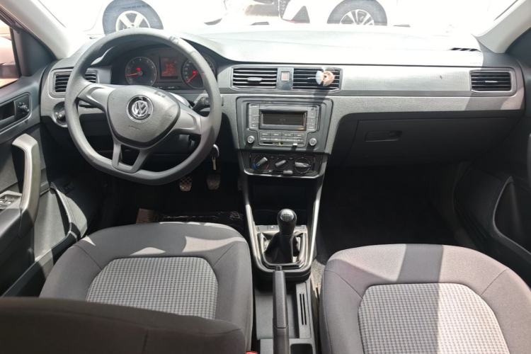 Used Volkswagen Santana 2019 1.5L Manual Fashion Edition China VI Standard Center Console