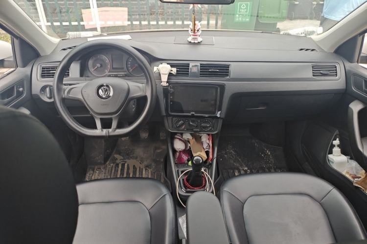 Used Volkswagen Santana 2019 1.5L Manual Fashion Edition China VI Standard Center Console
