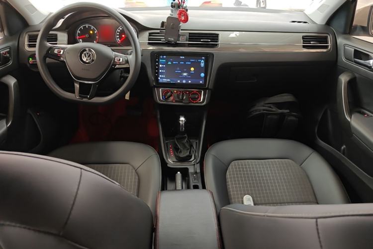 Used Volkswagen Santana 2019 1.5L Automatic Comfort Edition China VI Standard Center Console