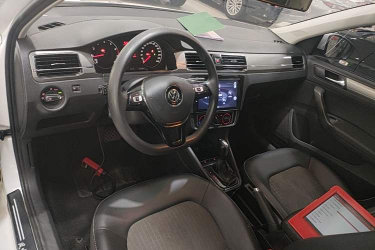 Used Volkswagen Santana 2019 1.5L Automatic Comfort Edition China VI Standard Center Console