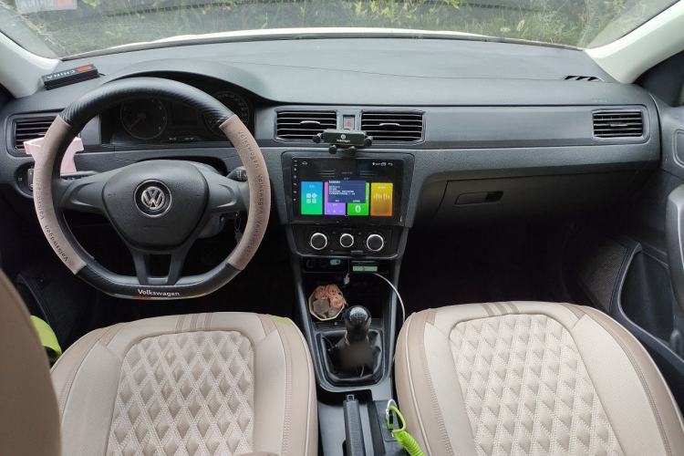 Used Volkswagen Santana 2019 1.5L Manual Fashion Edition China VI Standard Center Console
