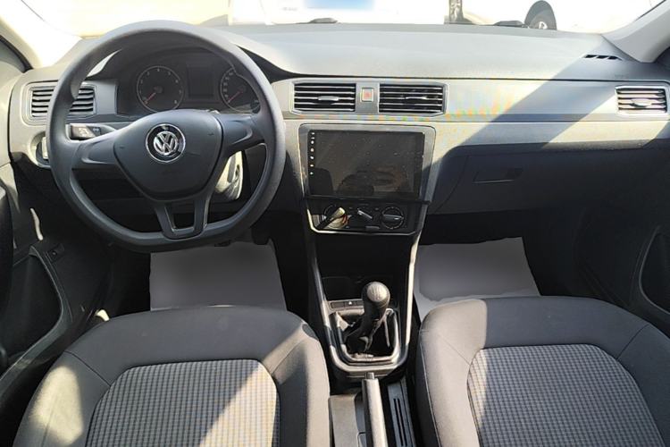 Used Volkswagen Santana 2019 1.5L Manual Fashion Edition China VI Standard Center Console