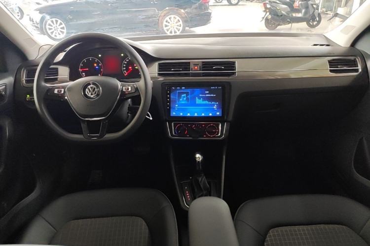 Used Volkswagen Santana 2019 1.5L Automatic Comfort Edition China VI Standard Center Console