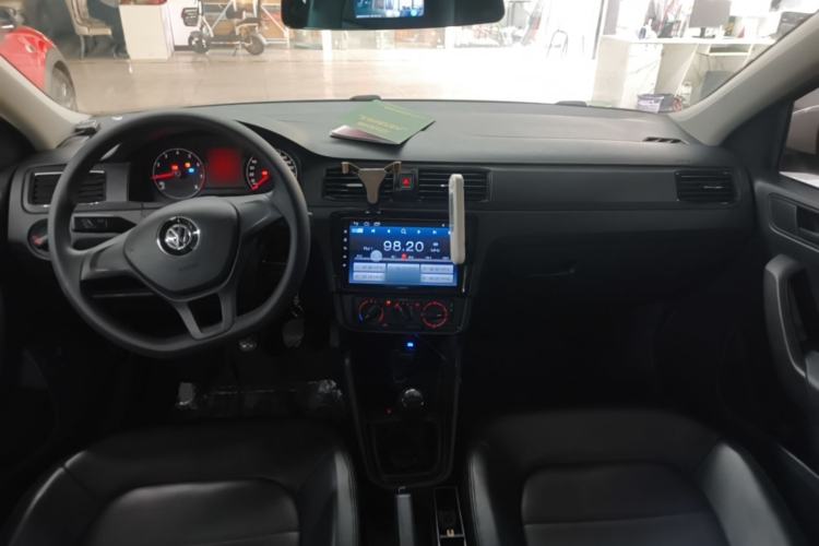 Used Volkswagen Santana 2019 1.5L Manual Fashion Edition China VI Standard Center Console