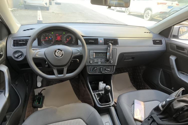 Used Volkswagen Santana 2019 1.5L Manual Fashion Edition China VI Standard Center Console