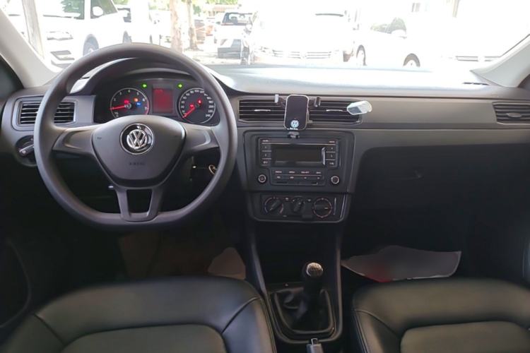 Used Volkswagen Santana 2019 1.5L Manual Fashion Edition China VI Standard Center Console