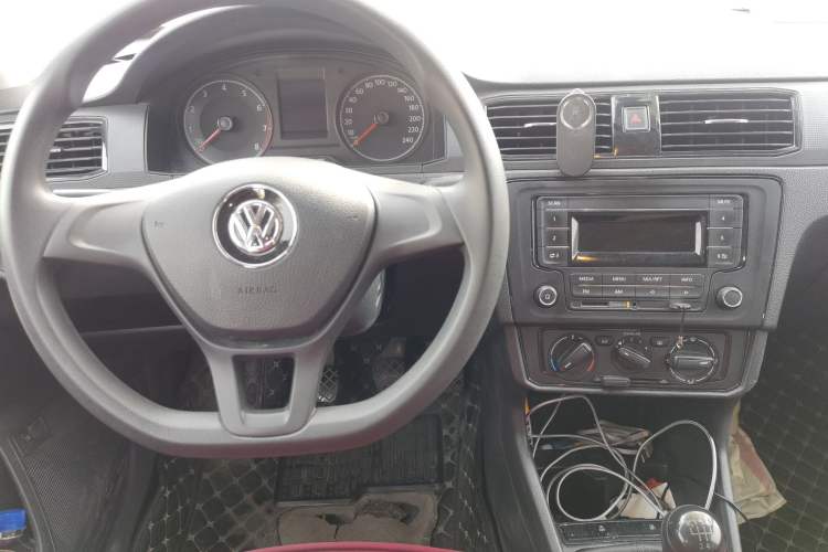 Used Volkswagen Santana 2019 1.5L Manual Fashion Edition China VI Standard Center Console