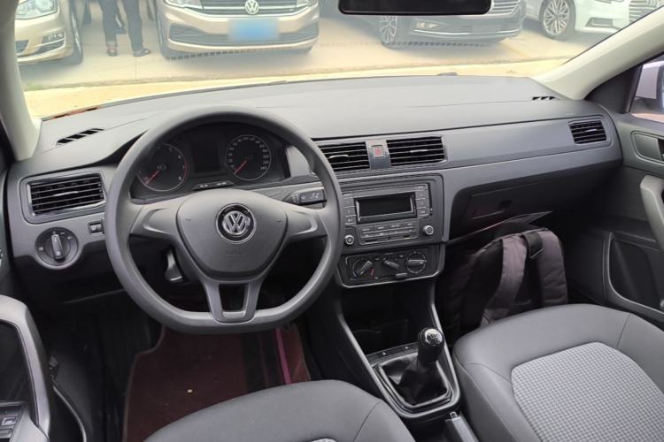 Used Volkswagen Santana 2019 1.5L Manual Fashion Edition China VI Standard Center Console