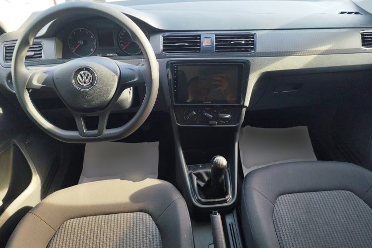 Used Volkswagen Santana 2019 1.5L Manual Fashion Edition China VI Standard Center Console