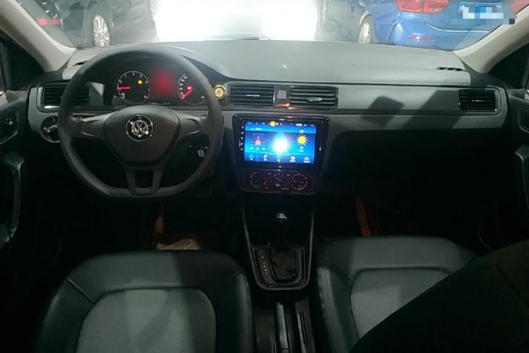 Used Volkswagen Santana 2019 1.5L Automatic Fashion Edition China VI Center Console