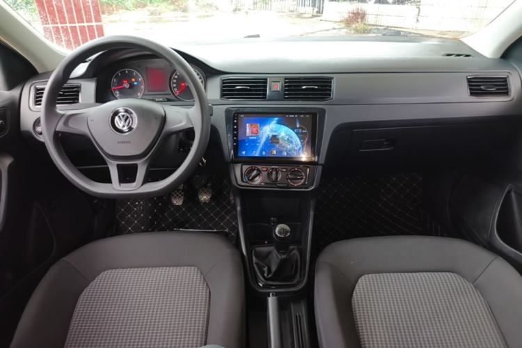 Used Volkswagen Santana 2019 1.5L Manual Fashion Edition China VI Standard Center Console