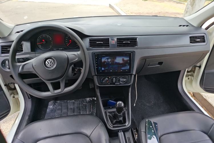 Used Volkswagen Santana 2019 1.5L Manual Fashion Edition China VI Standard Center Console