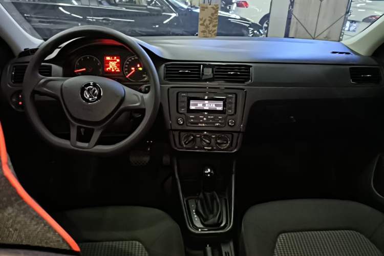Used Volkswagen Santana 2019 1.5L Automatic Fashion Edition China VI Center Console