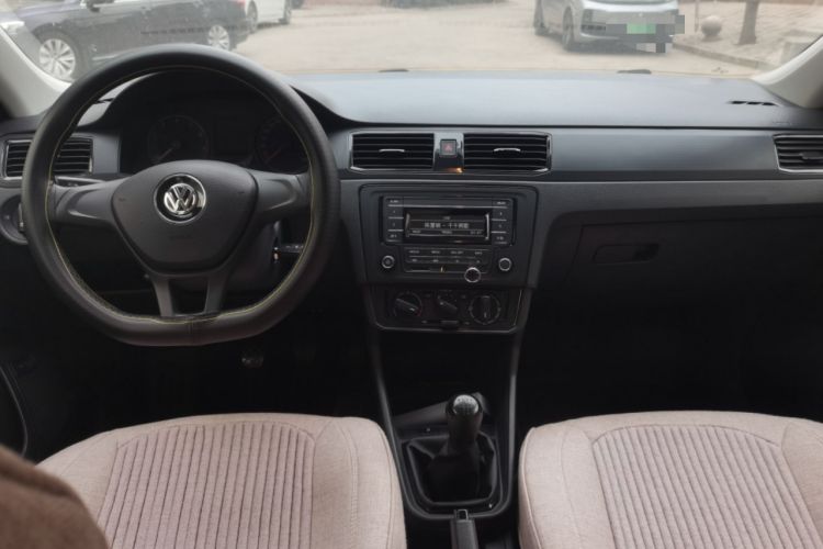 Used Volkswagen Santana 2019 1.5L Manual Fashion Edition China VI Standard Center Console