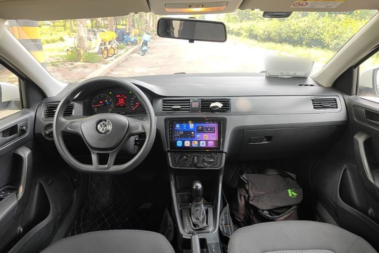 Used Volkswagen Santana 2019 1.5L Automatic Fashion Edition China VI Center Console
