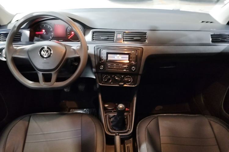 Used Volkswagen Santana 2019 1.5L Manual Fashion Edition China VI Standard Center Console