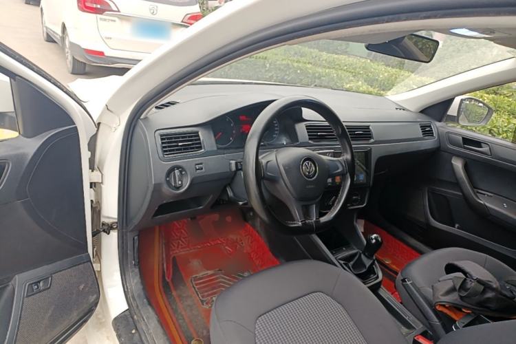 Used Volkswagen Santana 2019 1.5L Manual Fashion Edition China VI Standard Center Console