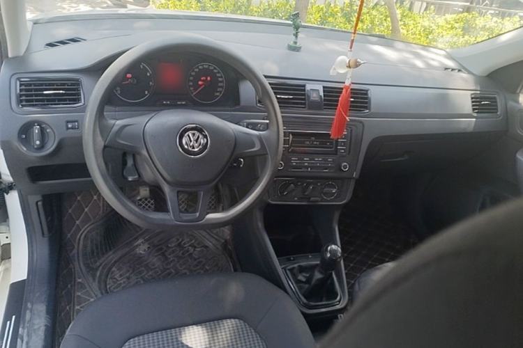 Used Volkswagen Santana 2019 1.5L Manual Fashion Edition China VI Standard Center Console