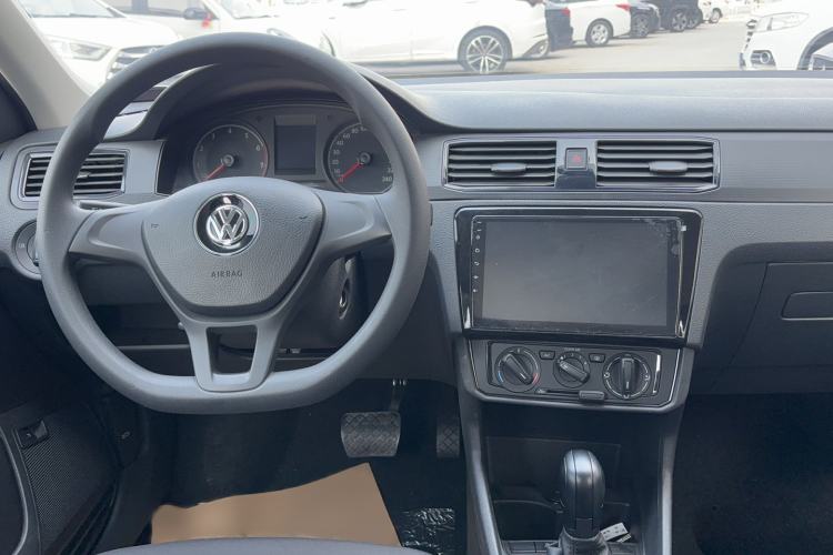 Used Volkswagen Santana 2019 1.5L Automatic Fashion Edition China VI Center Console