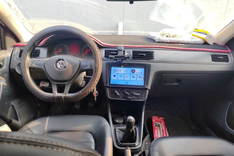 Used Volkswagen Santana 2019 1.5L Manual Fashion Edition China VI Standard Center Console