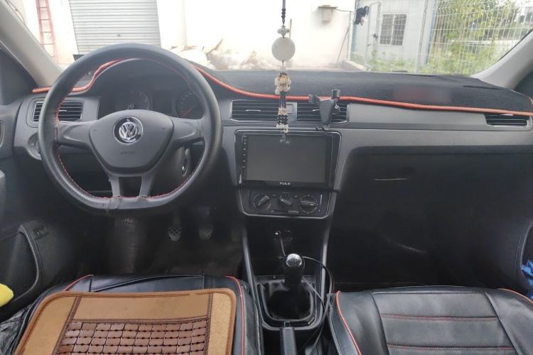 Used Volkswagen Santana 2019 1.5L Manual Fashion Edition China VI Standard Center Console