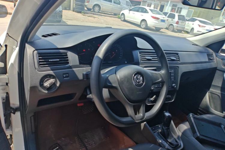 Used Volkswagen Santana 2019 1.5L Automatic Fashion Edition China VI Center Console