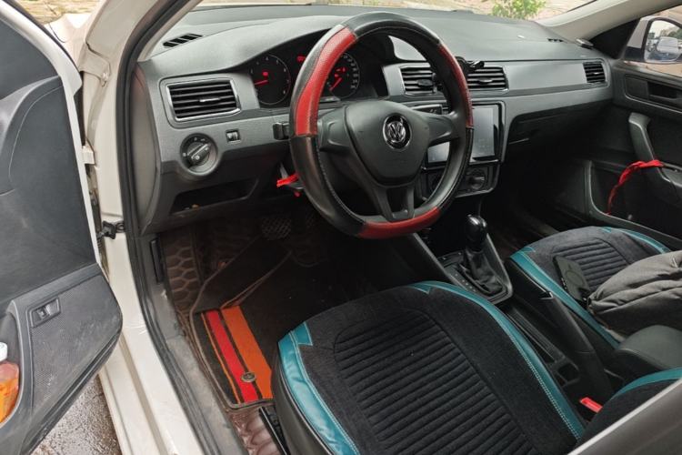 Used Volkswagen Santana 2019 1.5L Automatic Fashion Edition China VI Center Console