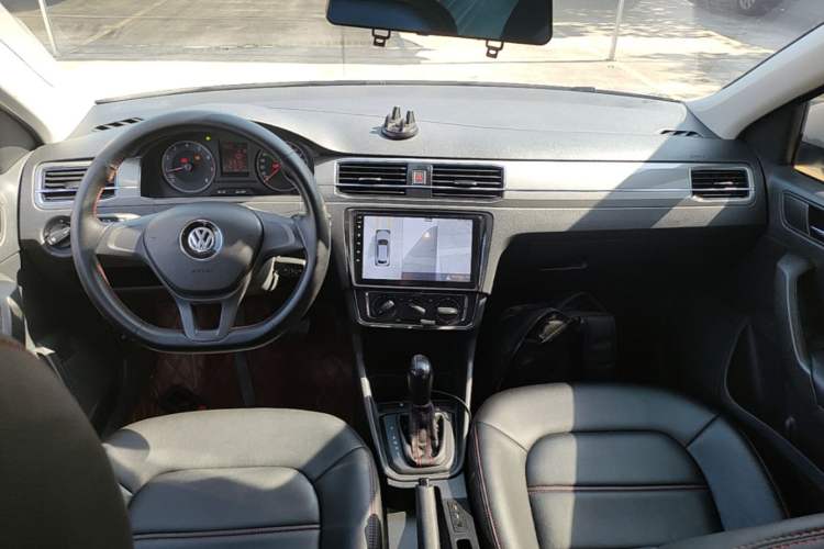 Used Volkswagen Santana 2019 Haona 1.5L Automatic Fashion Edition China VI Standard Center Console