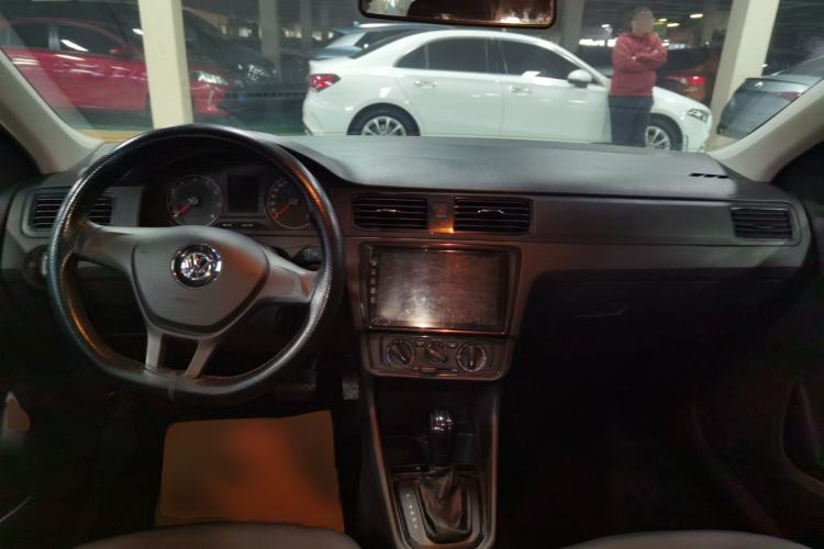Used Volkswagen Santana 2019 1.5L Automatic Fashion Edition China VI Center Console