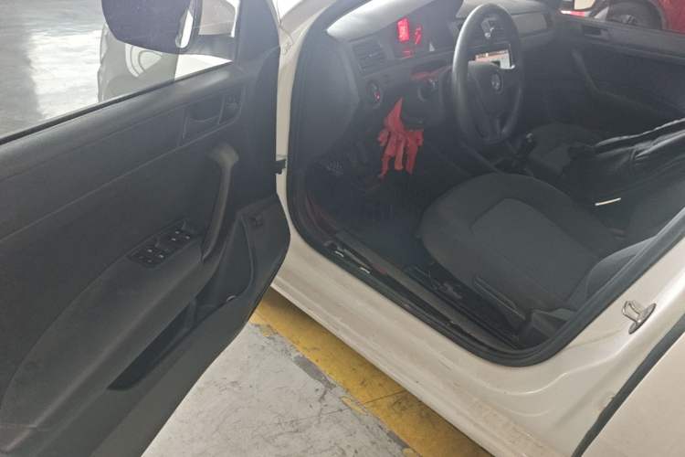 Used Volkswagen Santana 2019 1.5L Manual Fashion Edition China VI Standard Driver Seat