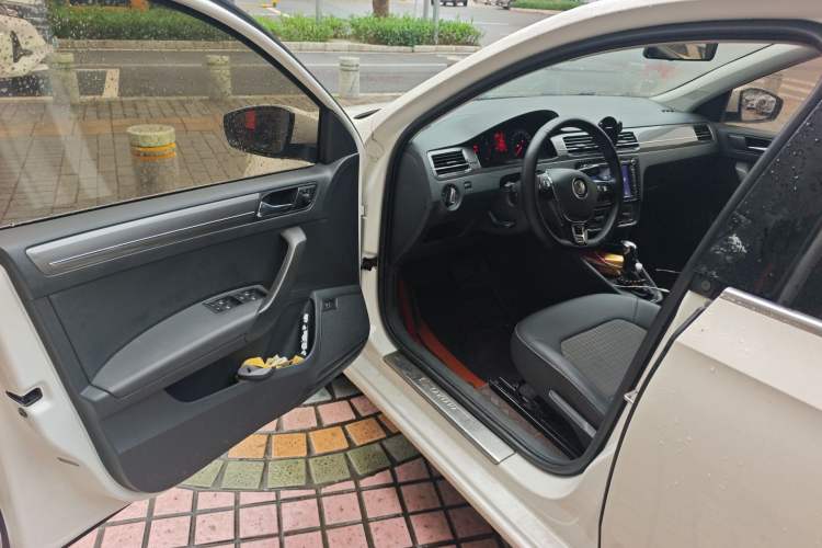 Used Volkswagen Santana 2019 1.5L Automatic Comfort Edition China V Standard Driver Seat