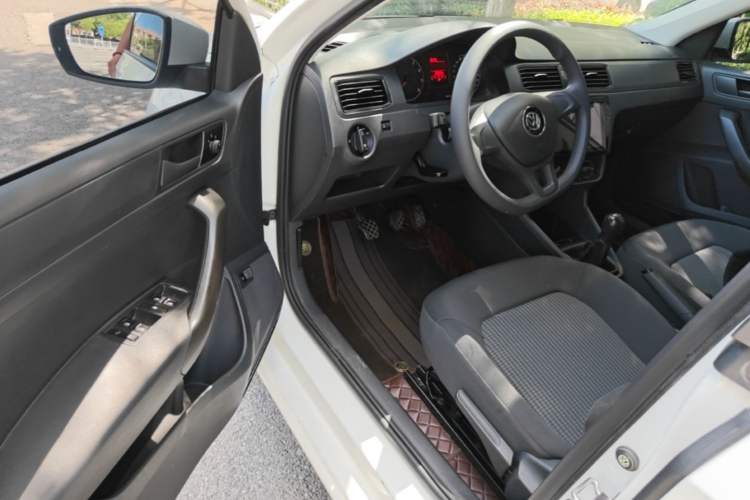 Used Volkswagen Santana 2019 1.5L Manual Fashion Edition China VI Standard Driver Seat